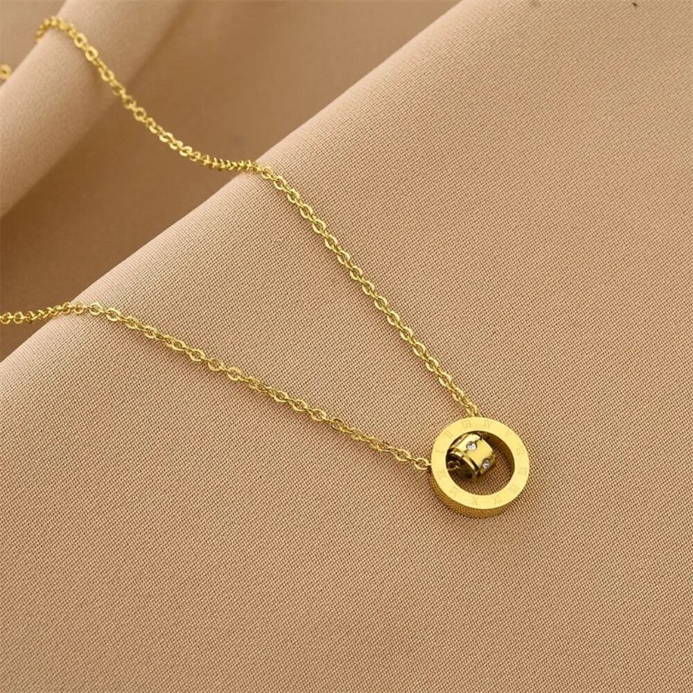18k Gold Plated Roman Numeral Circle Pendant Necklace